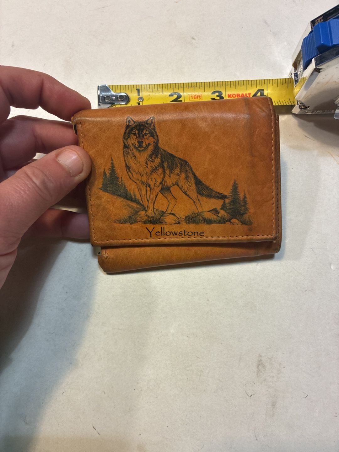 Yellowstone Wolf Leather Trifold Wallet Brown 8