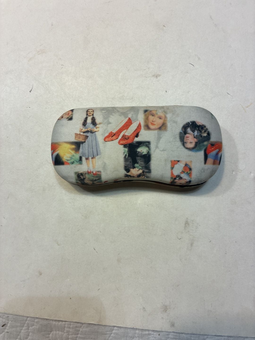 Wizard Of Oz Movie Print Hard Shell Eyeglass Case 1