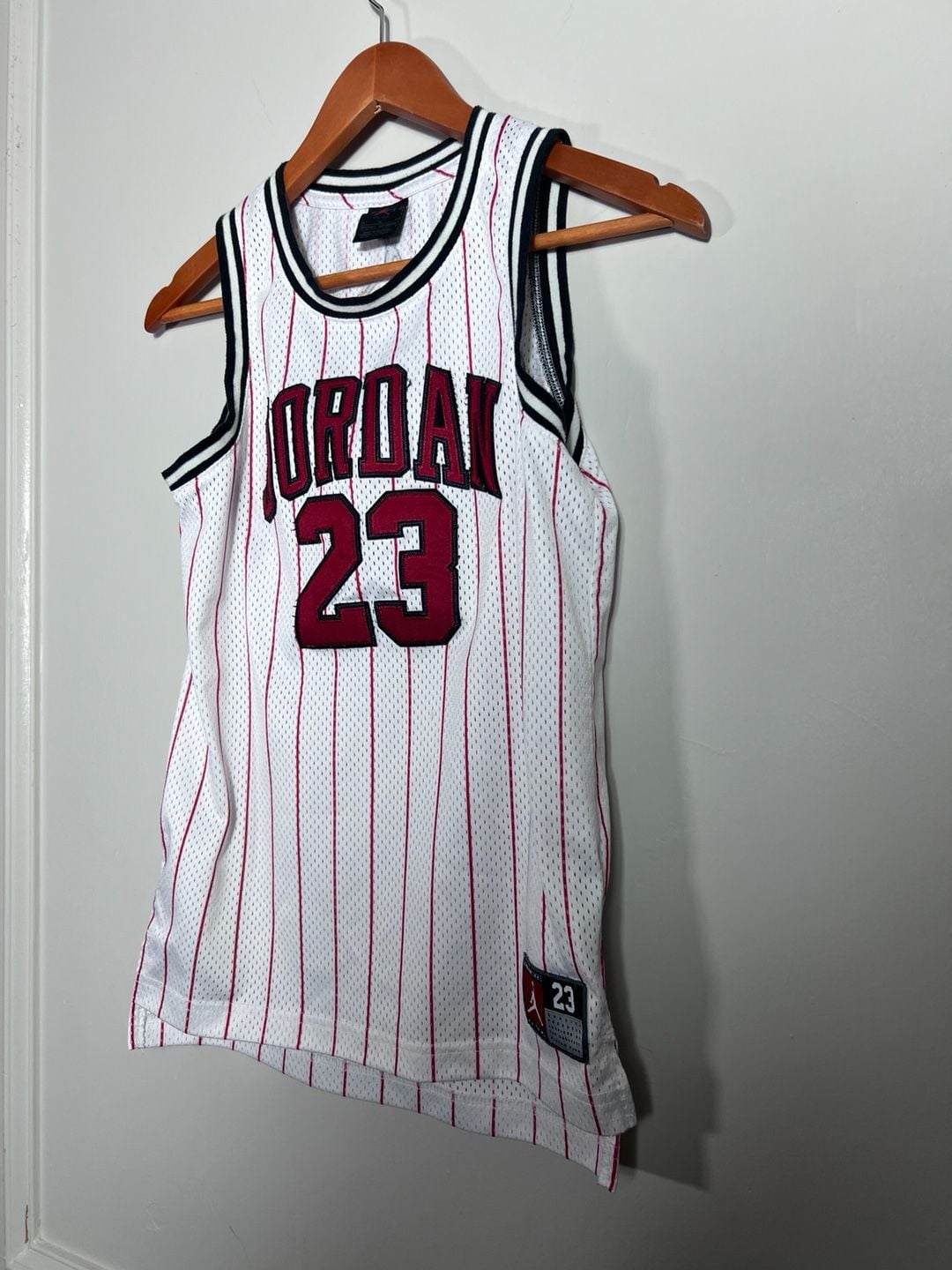 Jordan Brand Youth 10-12 #23 Mesh Basketball Jersey White Red Pinstripe Kids 8