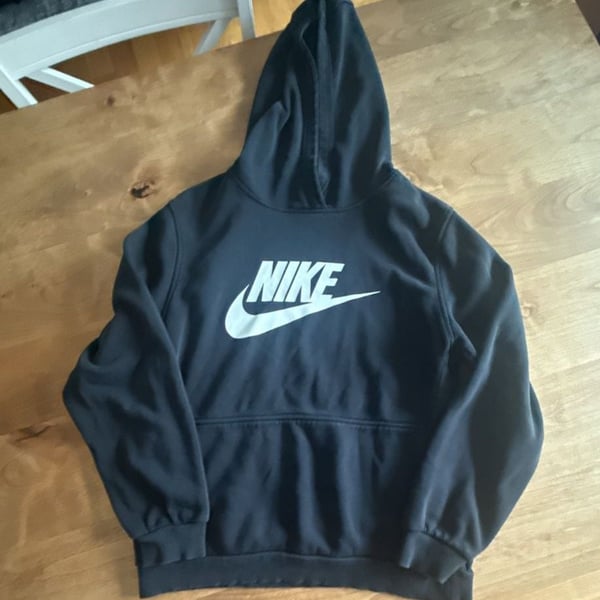 Nike Sportswear Club Fleece Hoodie Boys Size XL Black White Swoosh