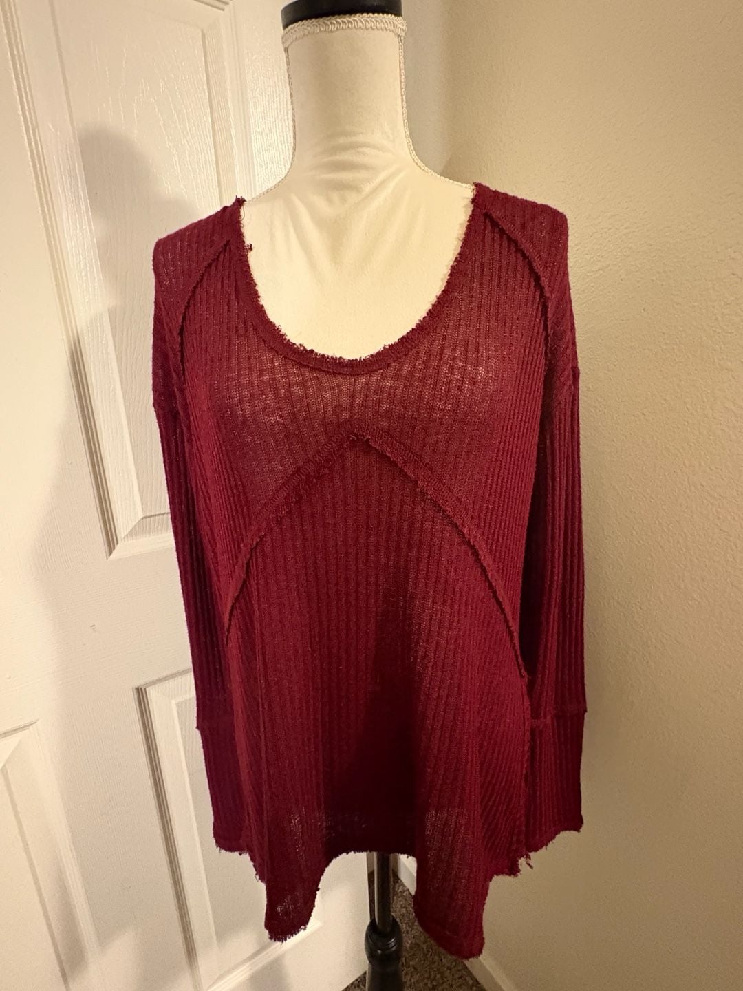 Whimsical Boho Adam Levine Long Sleeve Top Size M Burgundy Ribbed Raw Edge 2