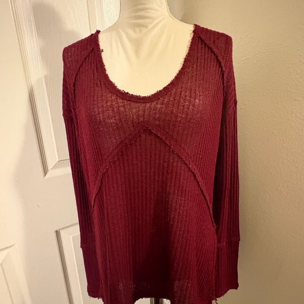 Whimsical Boho Adam Levine Long Sleeve Top Size M Burgundy Ribbed Raw Edge