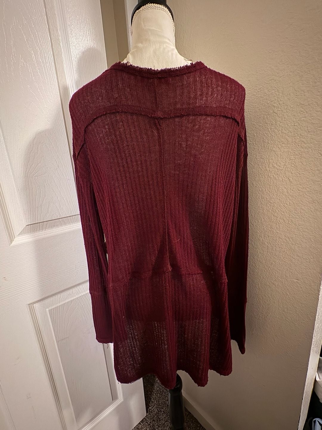 Whimsical Boho Adam Levine Long Sleeve Top Size M Burgundy Ribbed Raw Edge 5