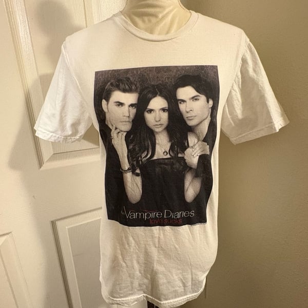The Vampire Diaries Love Sucks Nostalgic Graphic T-Shirt White