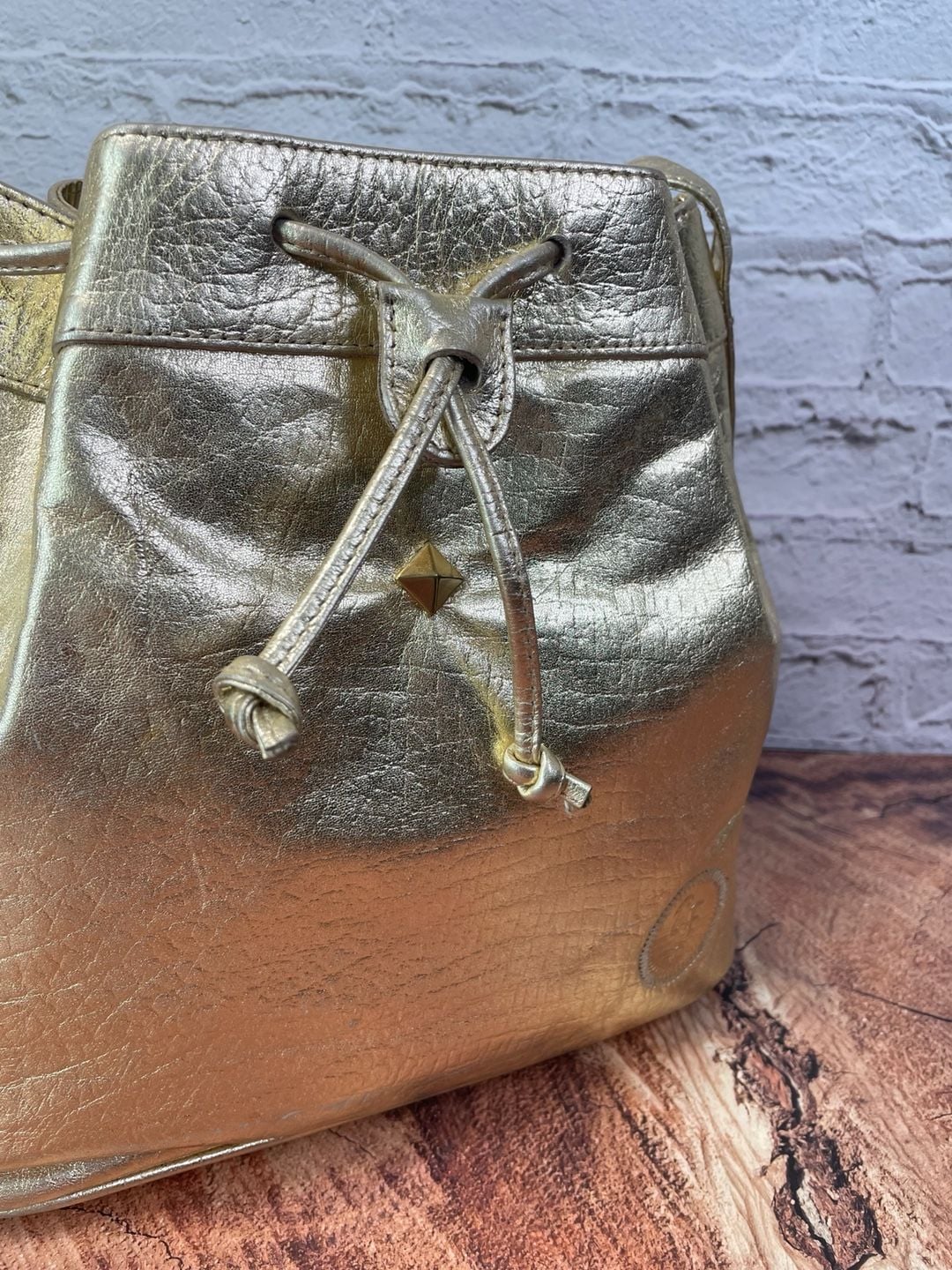 Carlos Falchi Metallic Gold Leather Drawstring Bucket Bag 5