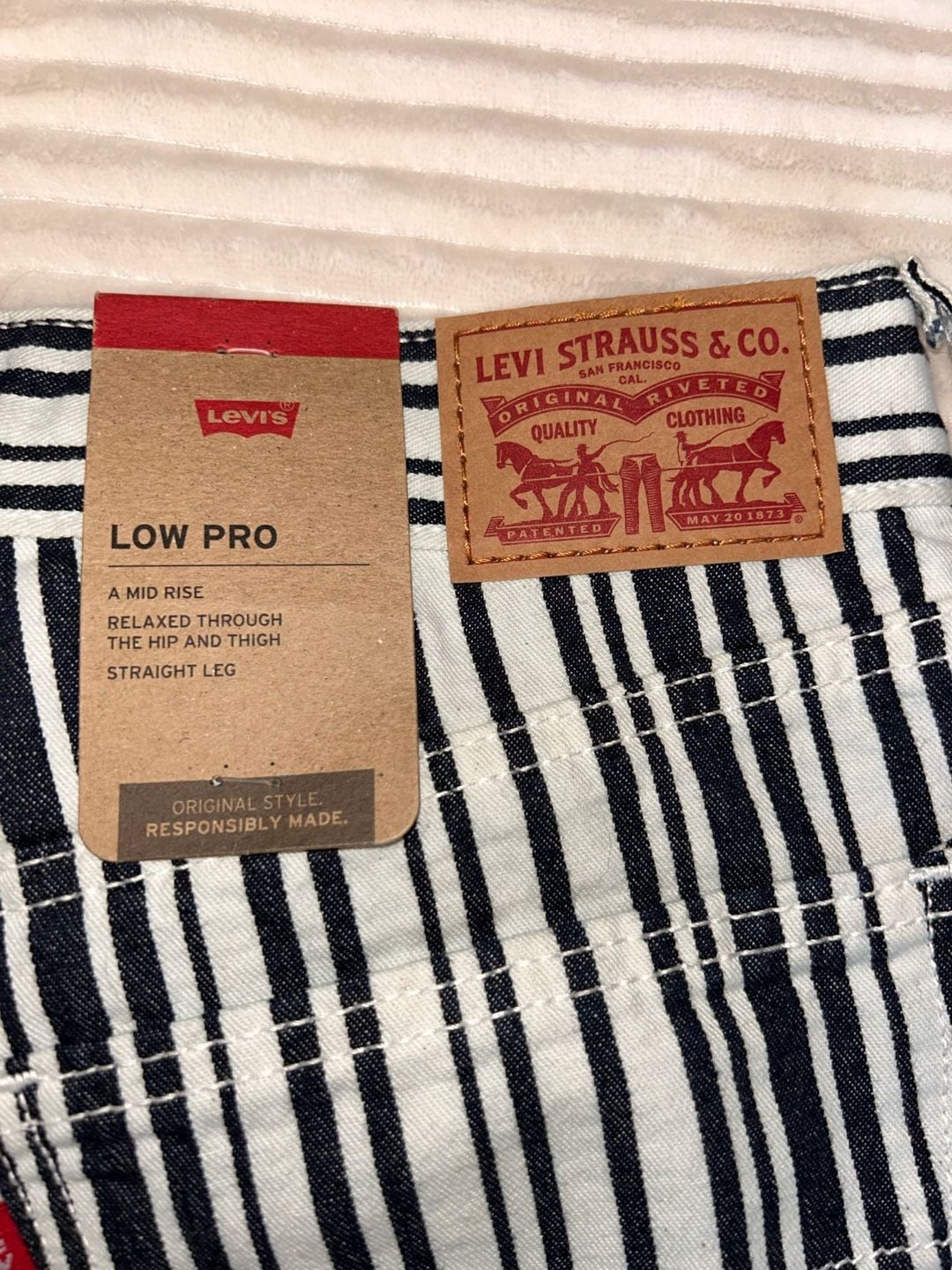 Levi's Low Pro Jeans Size 27x30 Black White Striped Straight Leg 4