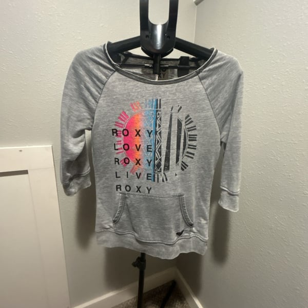 Y2K vintage Roxy Graphic Print Pullover Sweatshirt Size Medium Gray