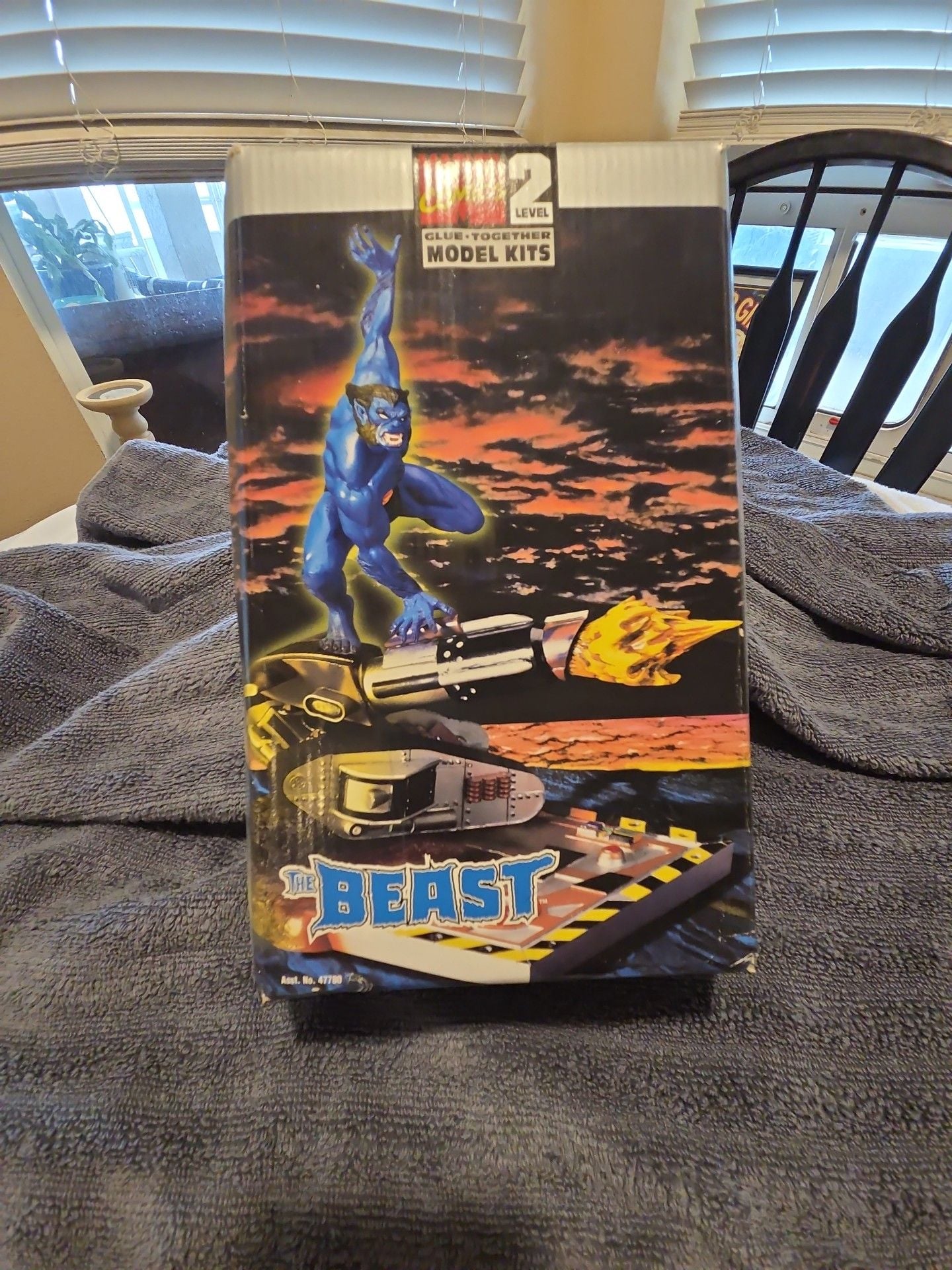 Toy Biz Marvel Comics The Beast Model Kit 1