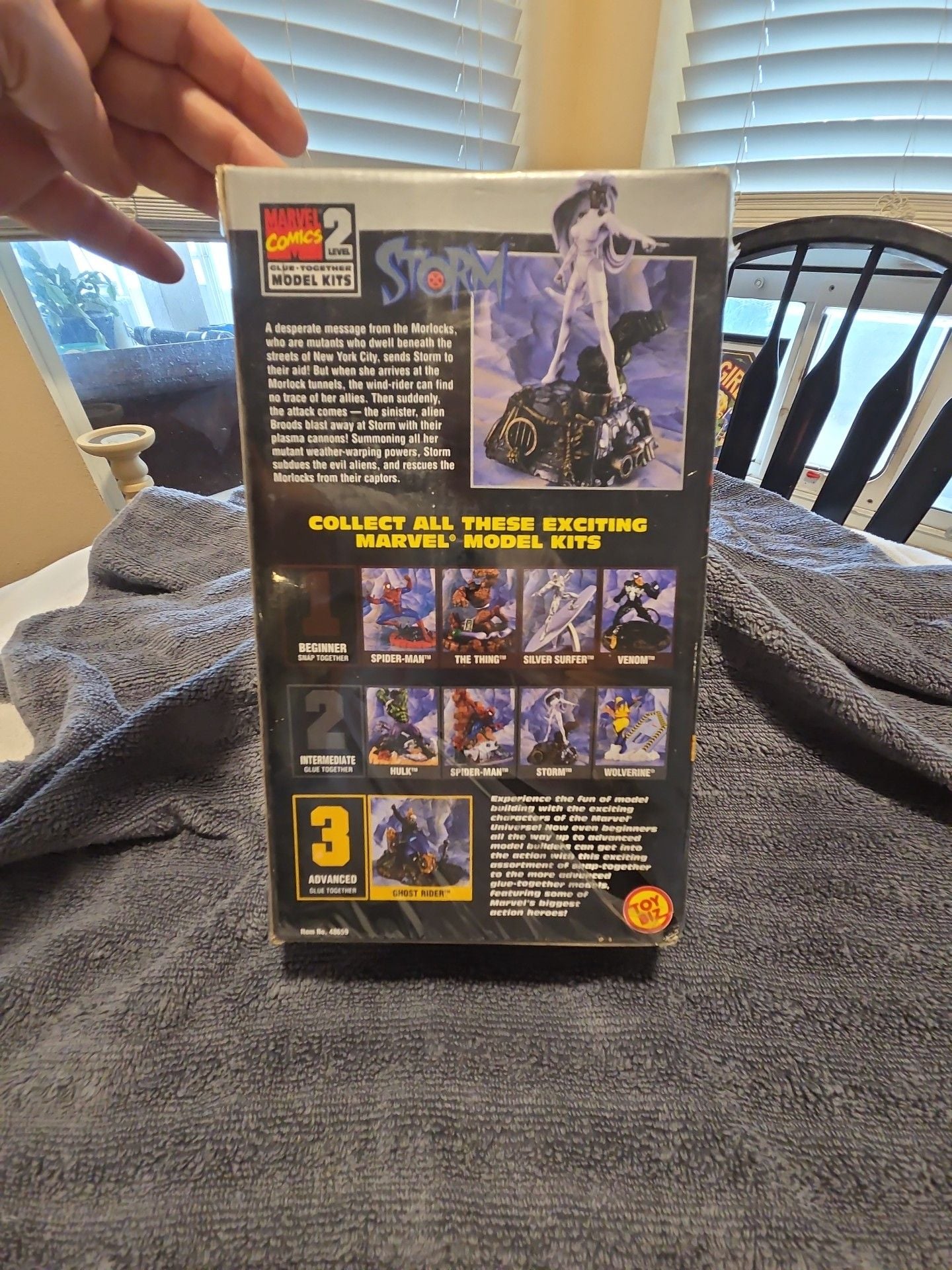 Toy Biz Marvel Comics Storm Level 2 Glue-Together Model Kit 3