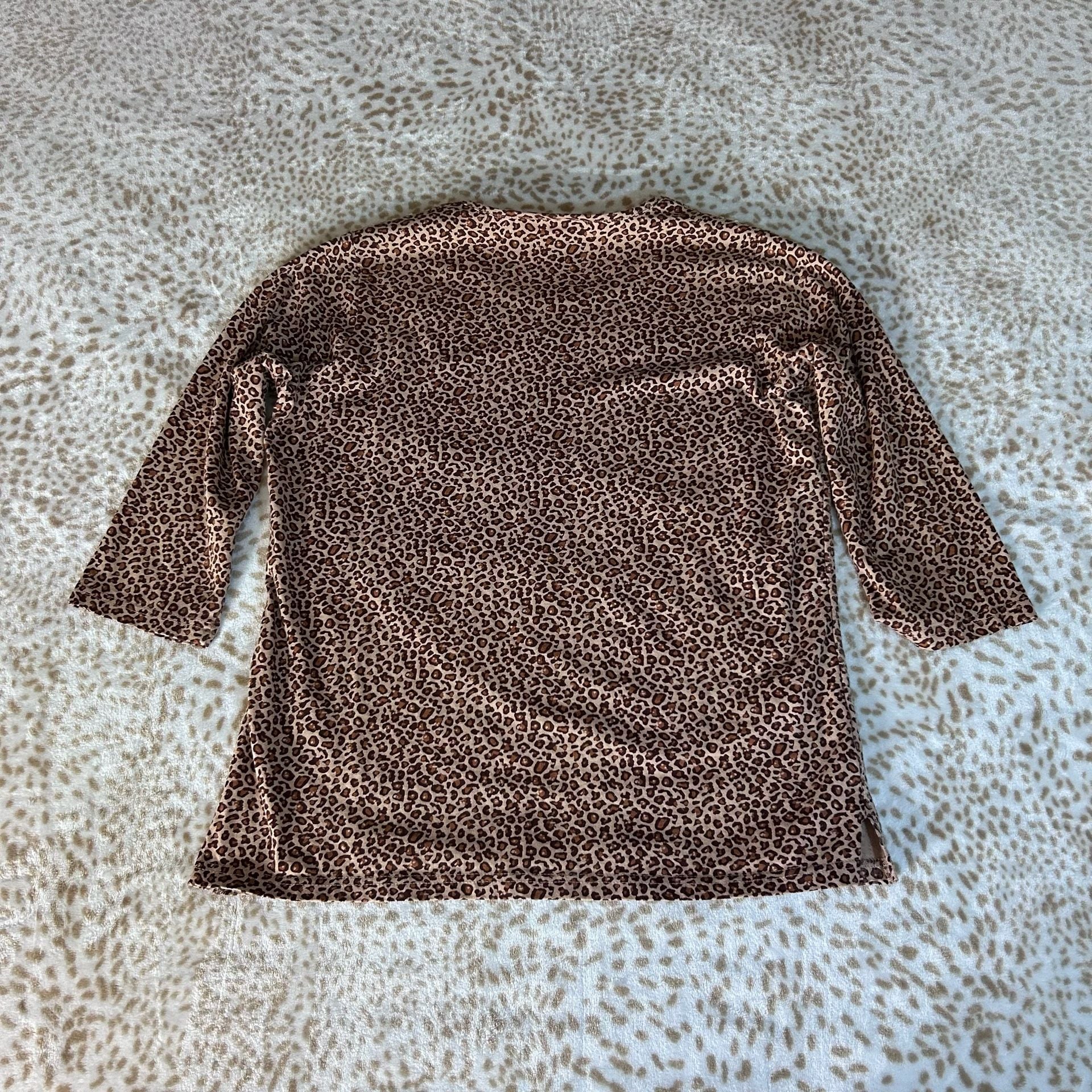 Quacker Factory Top Size M Brown Leopard Print Sequin 8