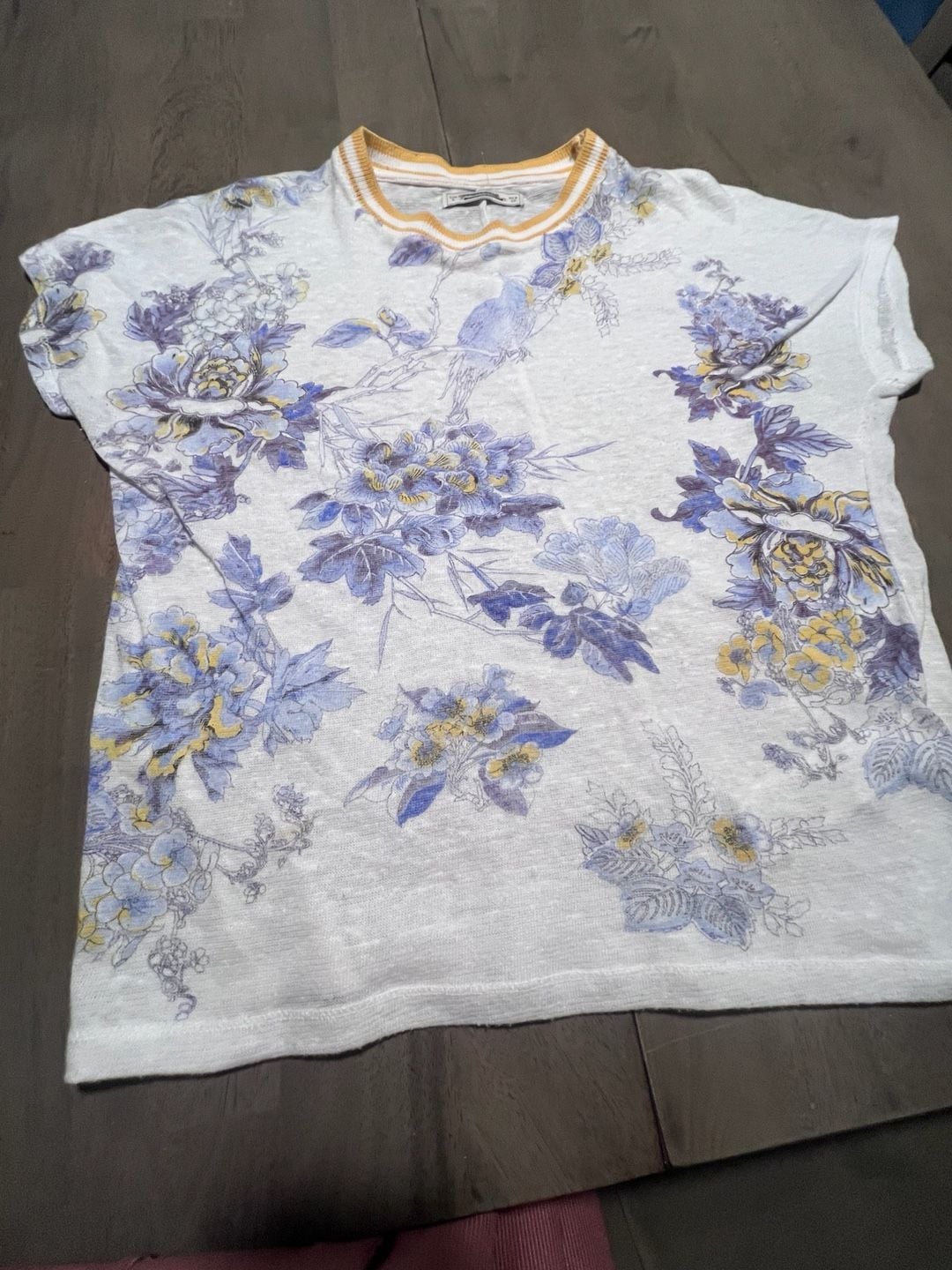 Pull&Bear Floral T-Shirt Size S White Blue Yellow Bird Short Sleeve 2
