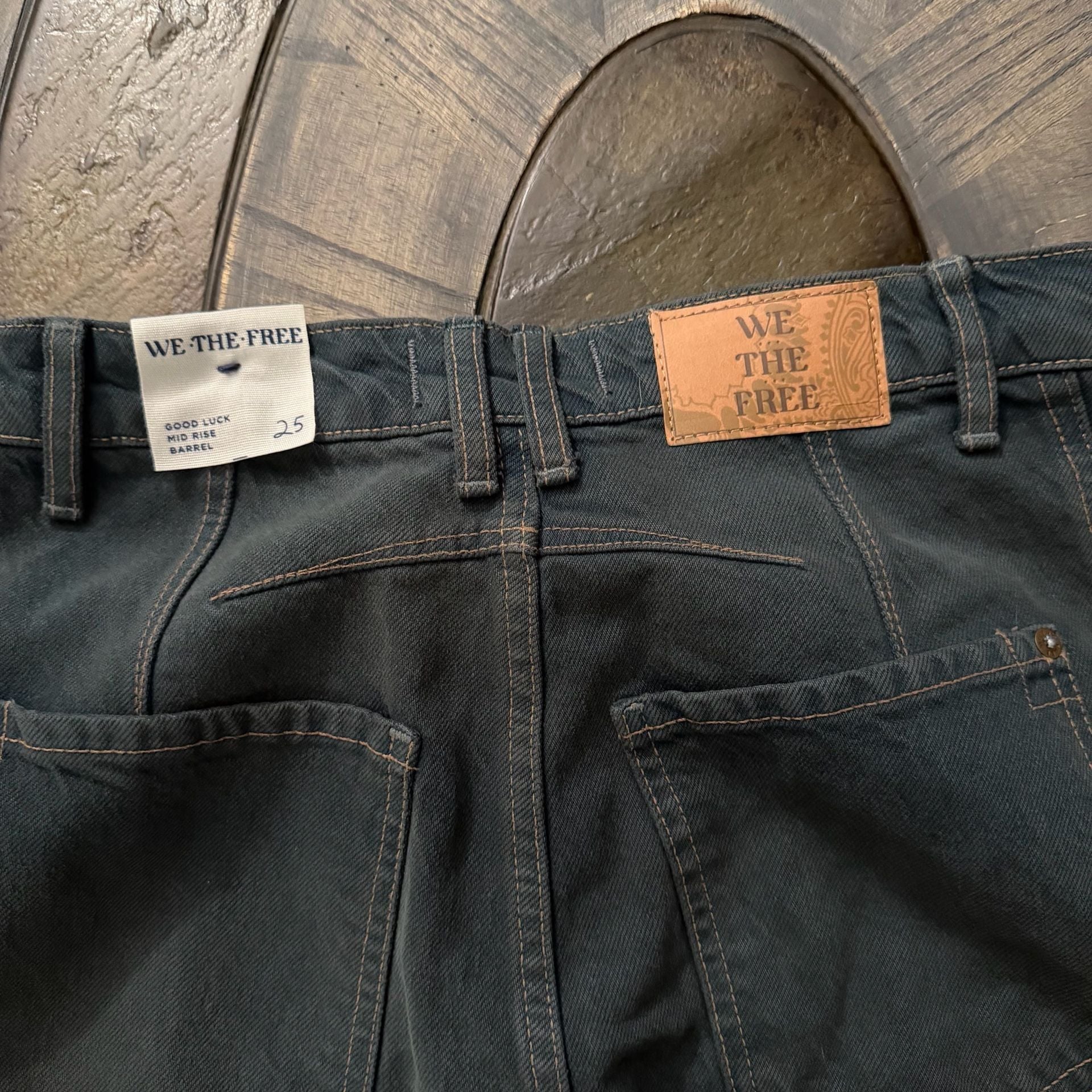 We The Free Good Luck Mid Rise Barrel Jeans Size 25 Black 5