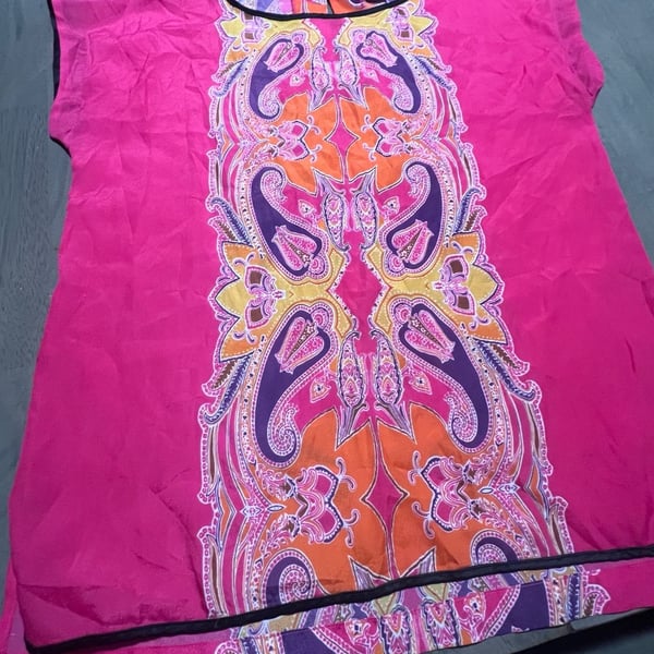 WD-NY Top Size S Pink Multi Paisley Print Short Sleeve Blouse