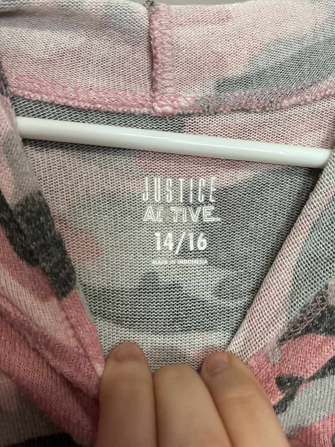 Justice Active Kids long sleeve with a hood Size 14/16 Pink Camo Logo Pullover 4
