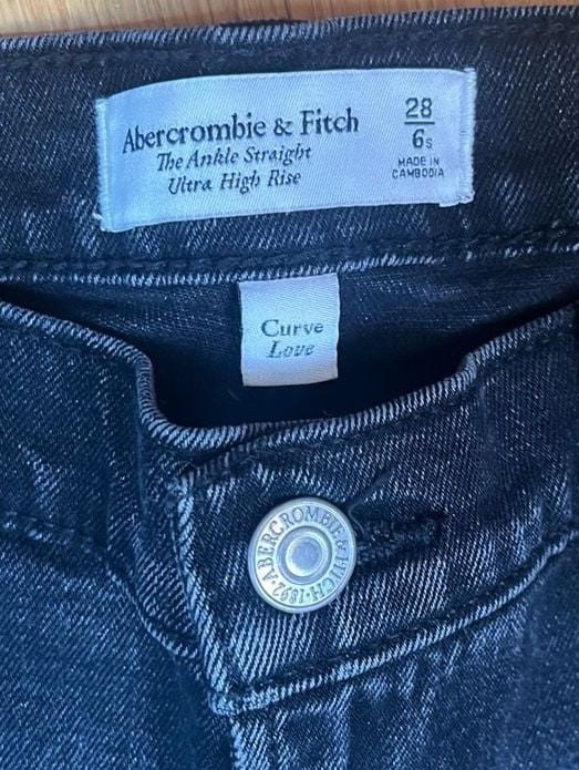 Abercrombie & Fitch Curve Love The Ankle Straight Ultra High Rise Size 28 6s 3