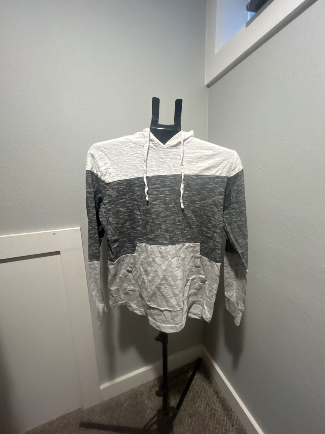 Broken Threads Hoodie Size Small Gray Black White Colorblock Pullover 2