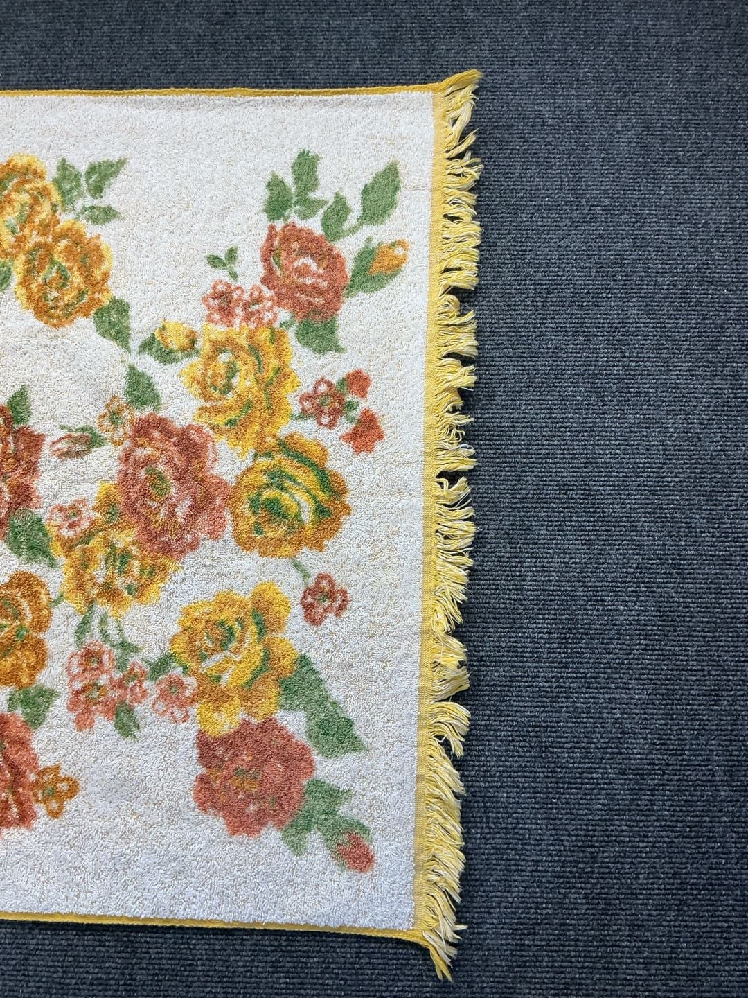 Vintage Fashion Manor Floral Bath Towel Yellow Orange Roses Fringe 2