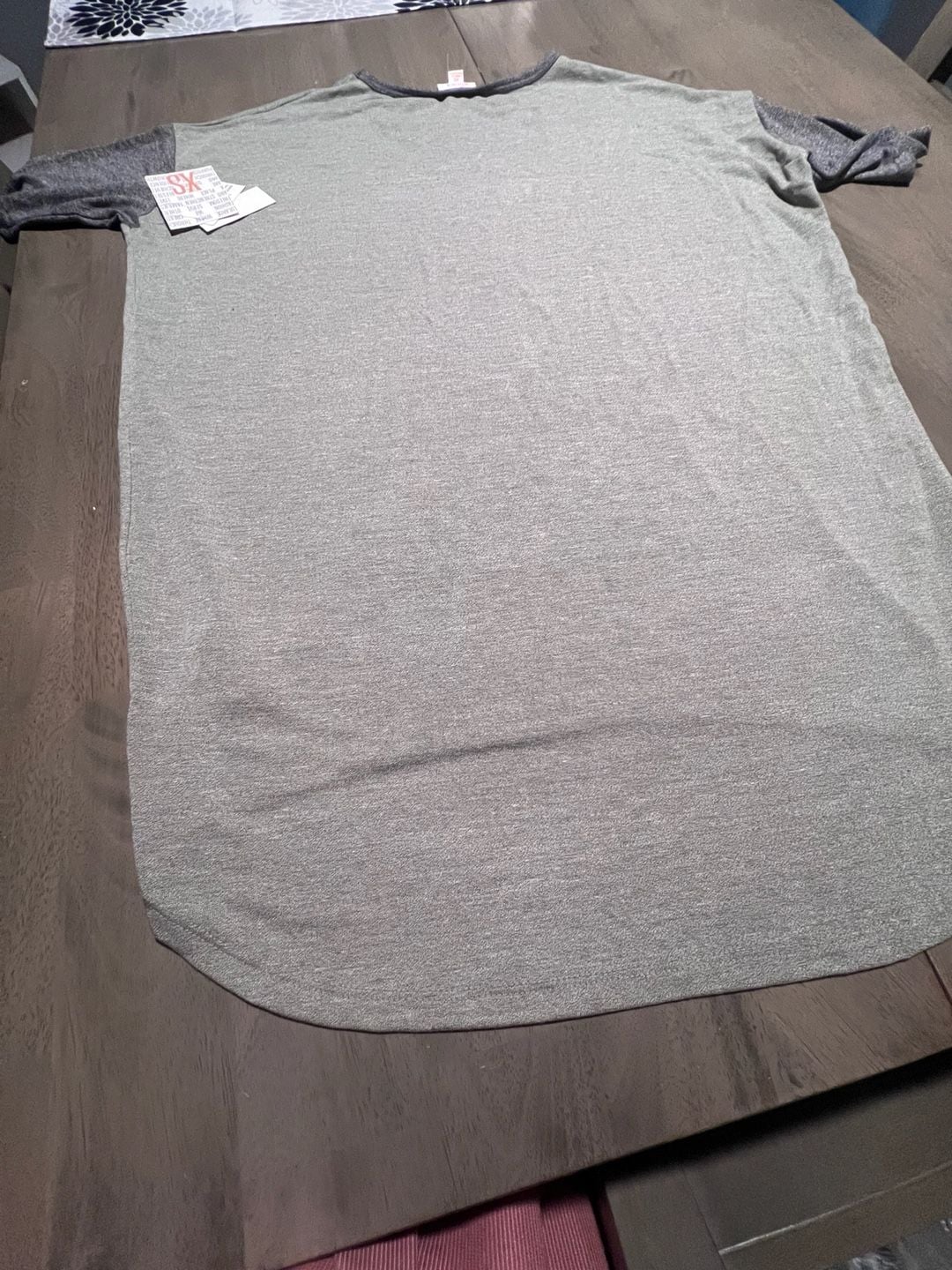 LuLaRoe Irma Tunic Size XS Gray Heather Short Sleeve High Low Hem 3