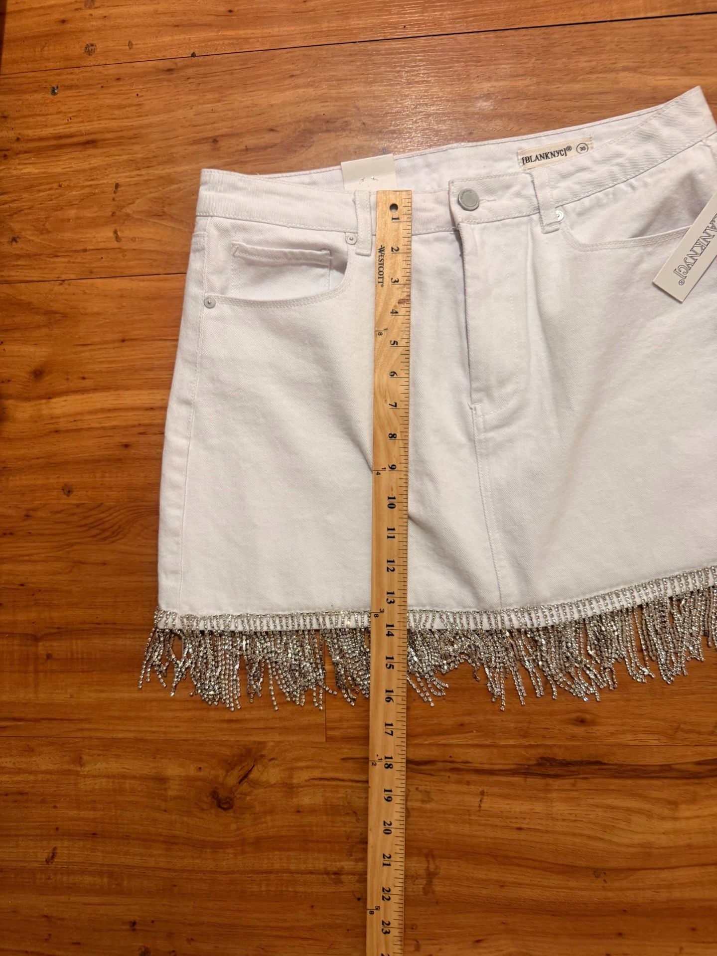 NWT BLANKNYC “Heart and Soul” White Rhinestone Fringe Denim Mini Skirt – Size 30 8