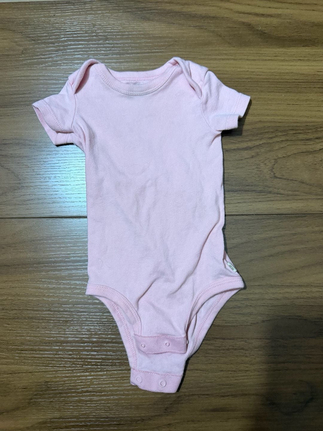 Huggies Baby Bodysuit Size 6M Pink Short Sleeve 2