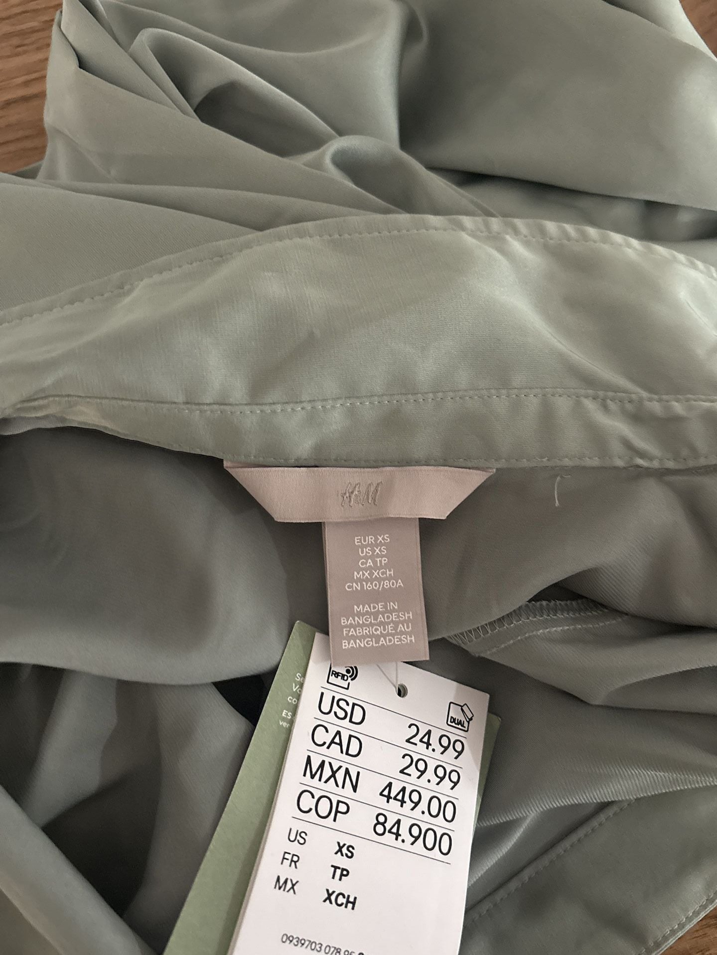 H&M Satin Long Sleeve Button-Down Shirt Size XS Sage Green New 7