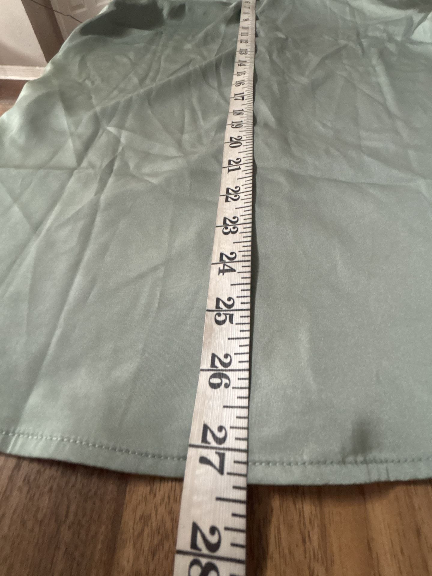 H&M Satin Long Sleeve Button-Down Shirt Size XS Sage Green New 10