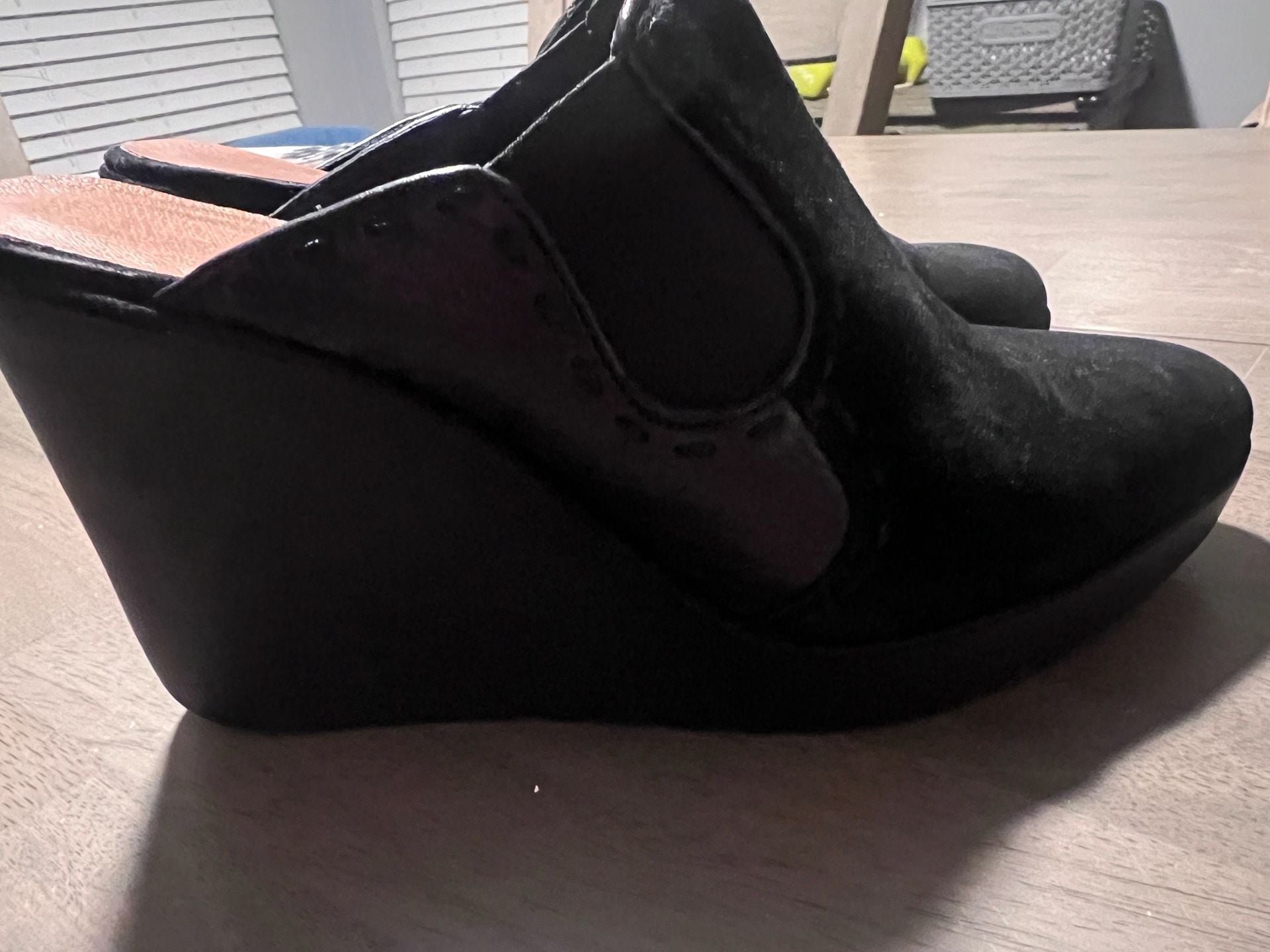 Donald J Pliner Ingrid Wedge Mules Size 9.5 Black Suede Leather 4
