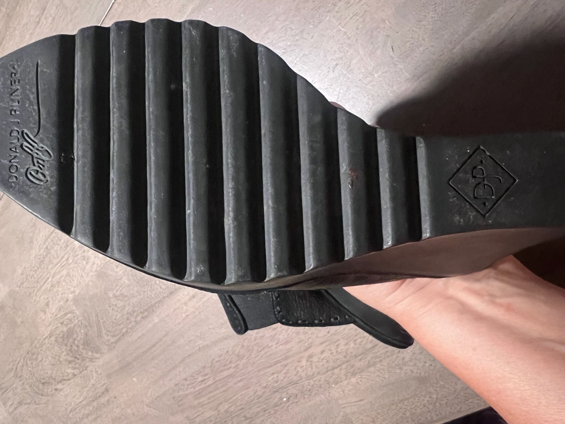 Donald J Pliner Ingrid Wedge Mules Size 9.5 Black Suede Leather 7