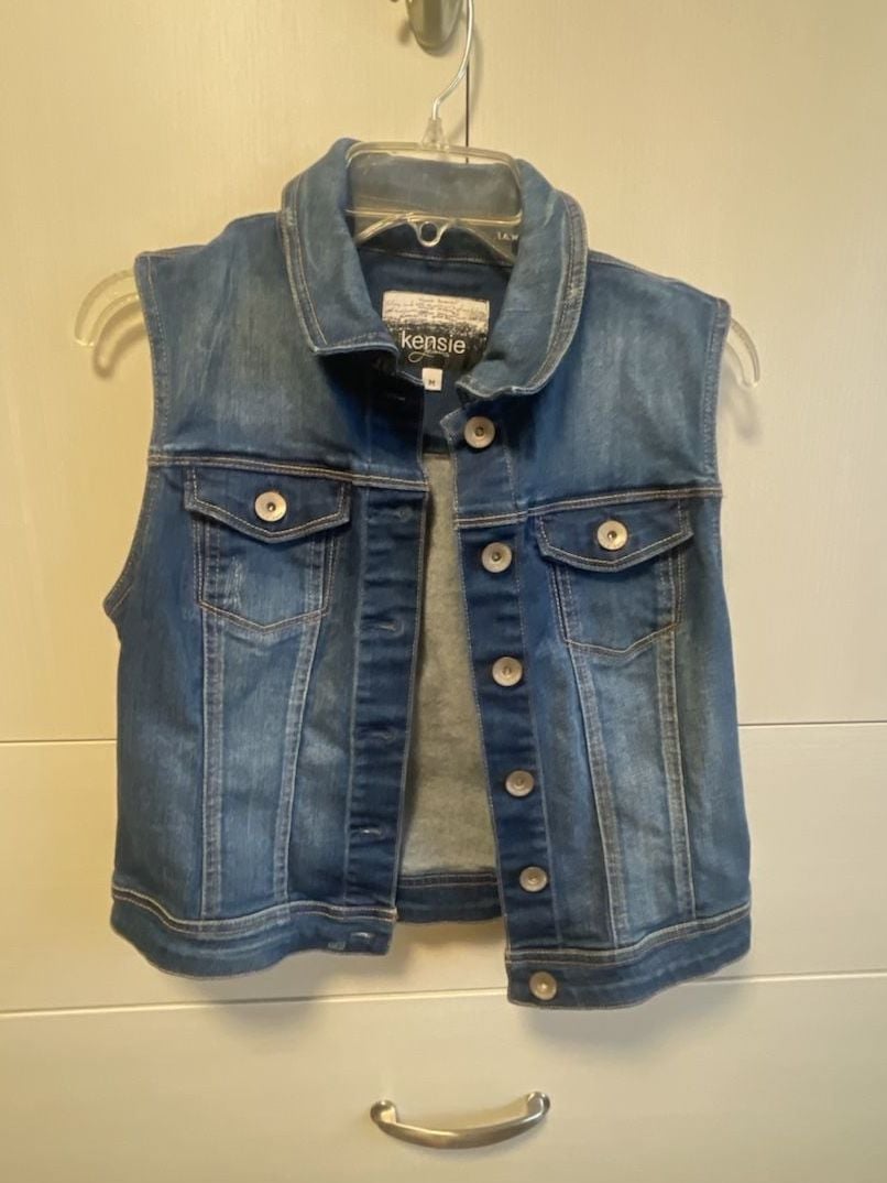 kensie Jeans Denim Vest Size M Blue Wash Distressed Sleeveless 2
