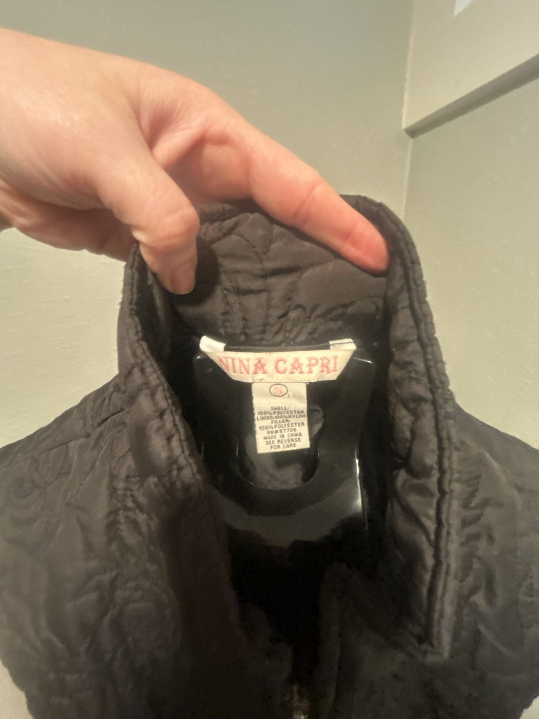 Nina Capri Quilted Vest Size S Black Rose Pattern Full Zip 5