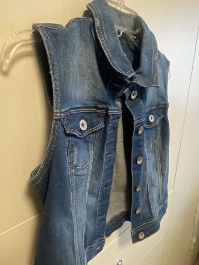 kensie Jeans Denim Vest Size M Blue Wash Distressed Sleeveless 4