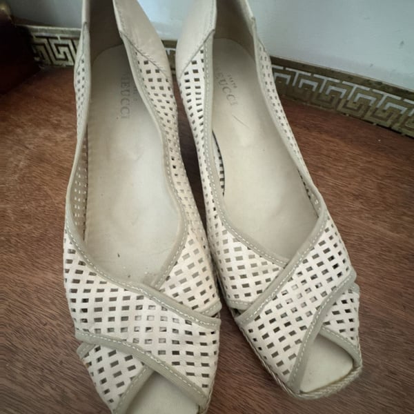 Sesto Meucci Wedge Sandals Size 9 Off White Perforated Leather
