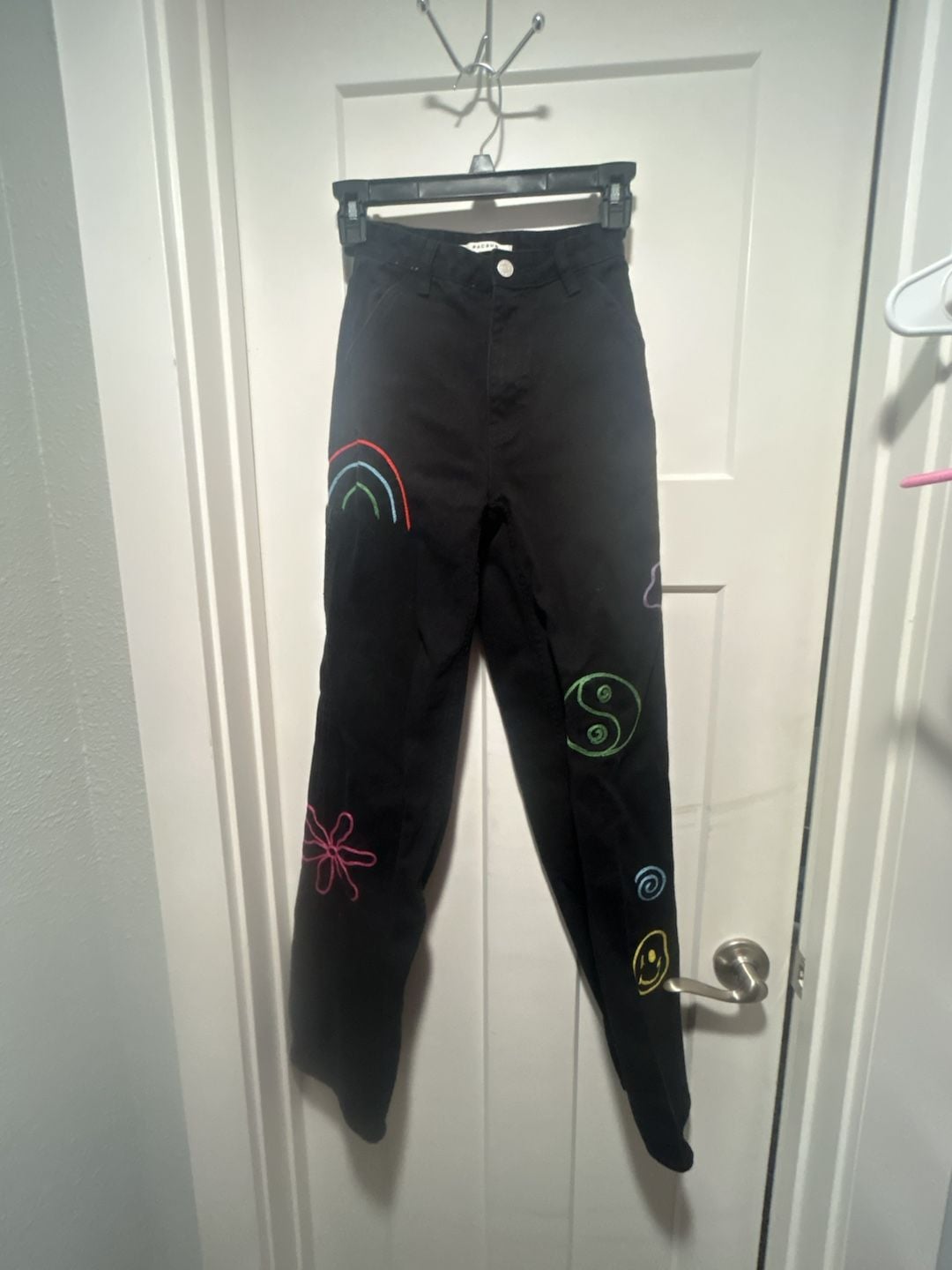 PacSun 90's Boyfriend Carpenter Jeans Size 22 Black Graphic Embroidered 2