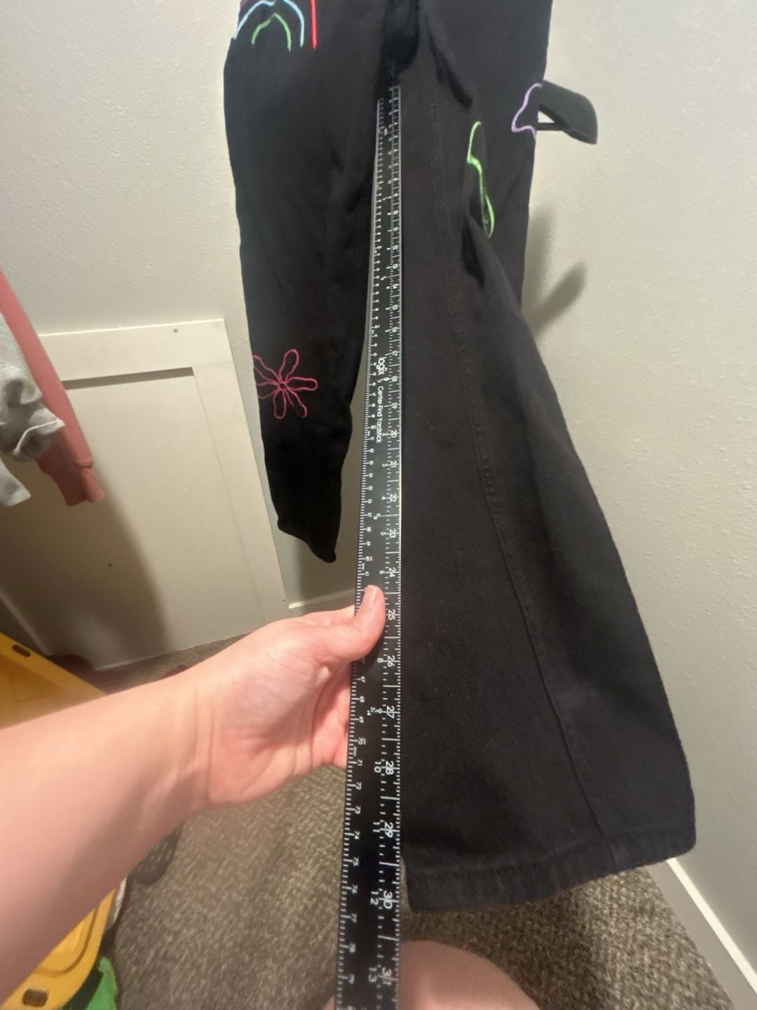 PacSun 90's Boyfriend Carpenter Jeans Size 22 Black Graphic Embroidered 3