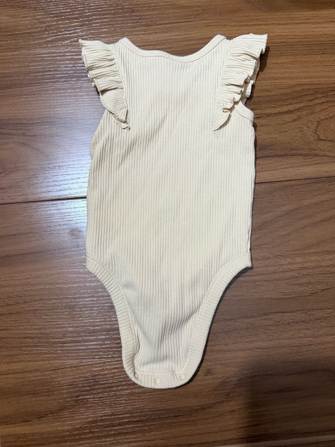 Old Navy Ribbed Flutter-Sleeve Bodysuit Size 3-6M Yellow 4
