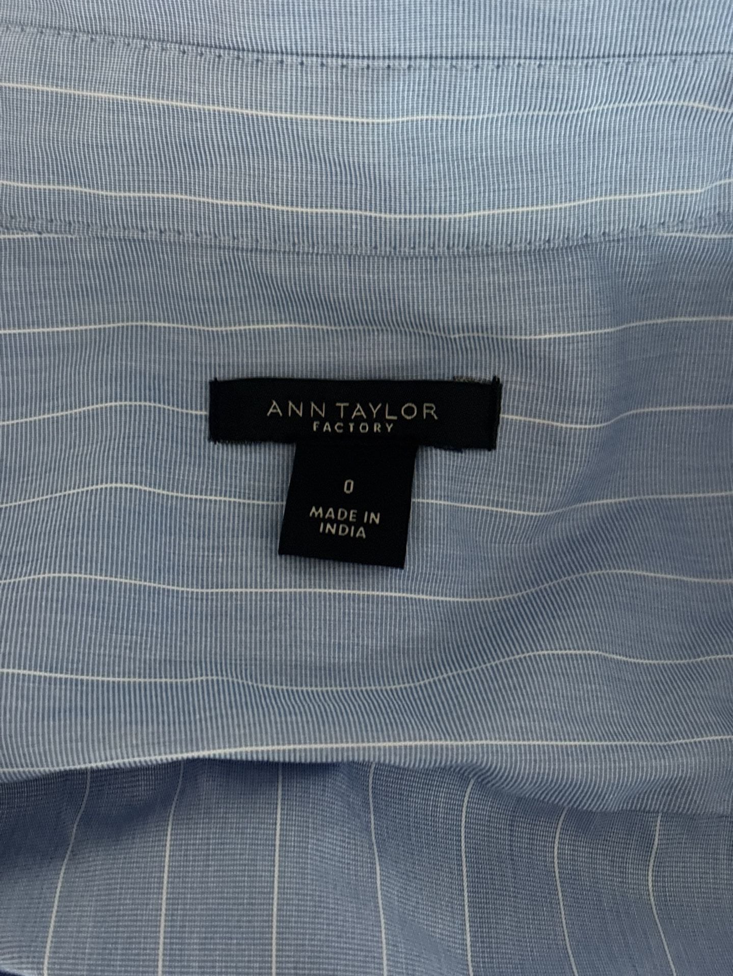 Ann Taylor Factory Pinstripe Shirtdress Size 0 Blue Sleeveless Belt 7