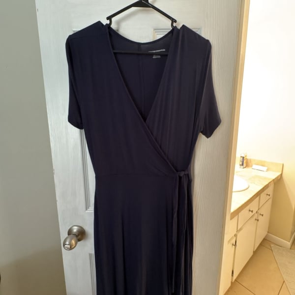 Amazon Essentials Wrap Dress Size S Navy Blue Short Sleeve V-Neck