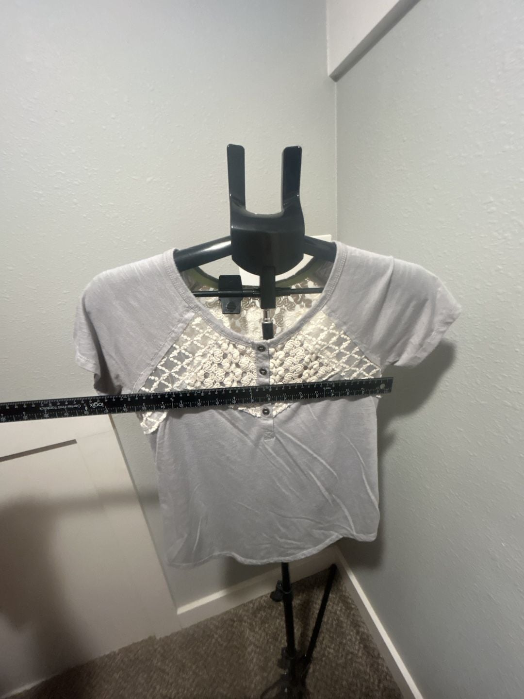 Demeanor Lace Yoke T-Shirt Size M Gray Short Sleeve Button Top 5