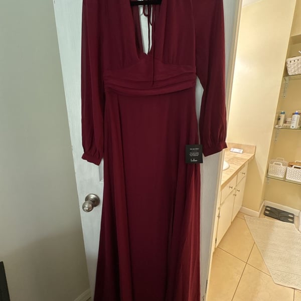 Lulus Long Sleeve Maxi Dress Size S Burgundy V-Neck Pleated Tie Back