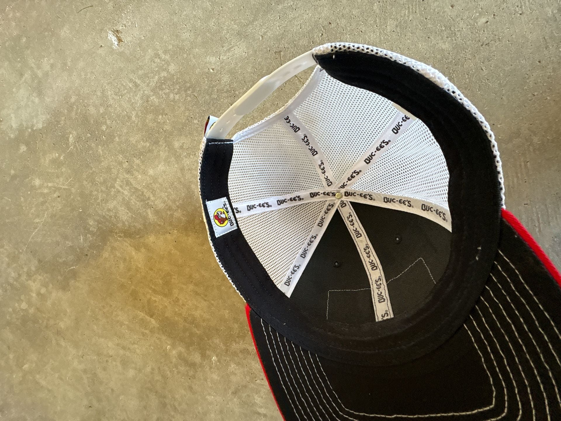Buc-ee's Trucker Hat Est. 1982 Texas Flag Patch Snapback 5