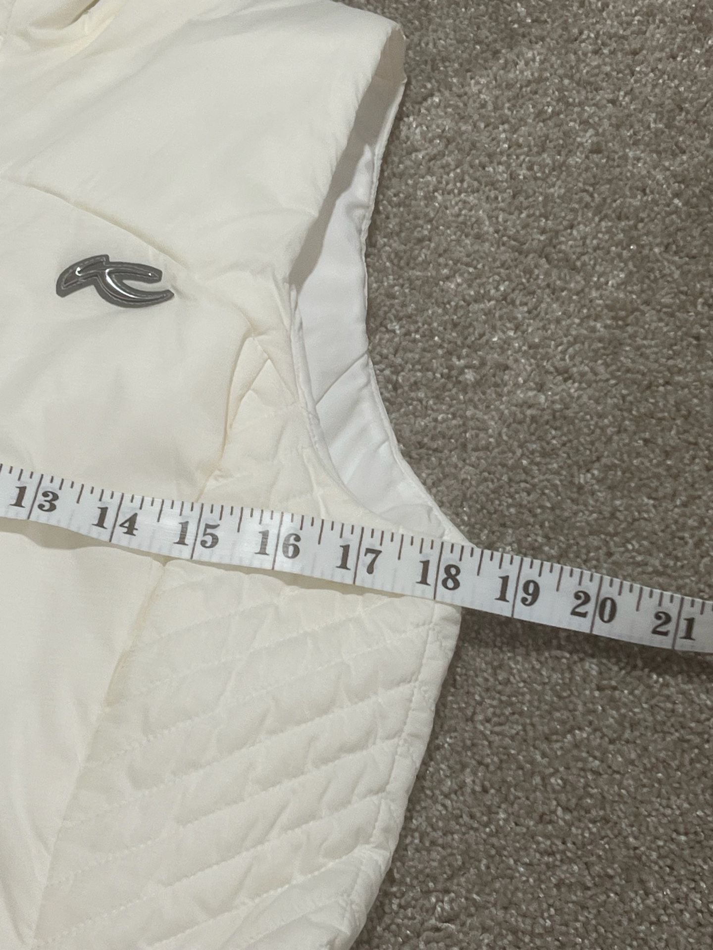 KJUS Macuna Vest Size 38/M White Quilted Insulated Faux Fur Collar 9