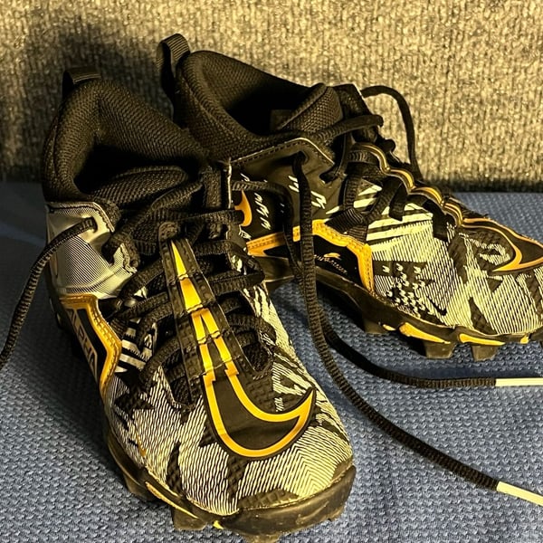 Nike child Alpha Football Cleats Black Yellow 003