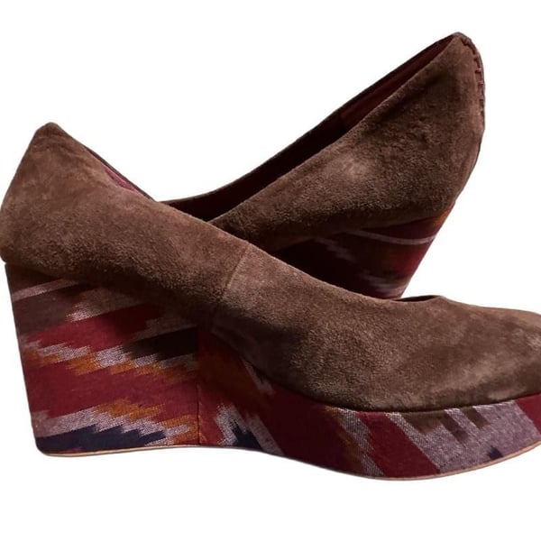 Reef High Tropic Wedge Size 9 Brown Suede Patterned Platform Pumps