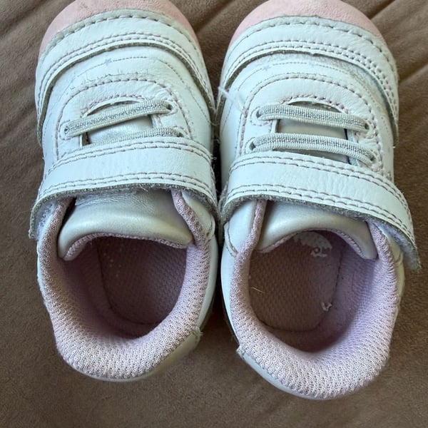 Stride Rite Adalyn Walking Sneaker White Pink