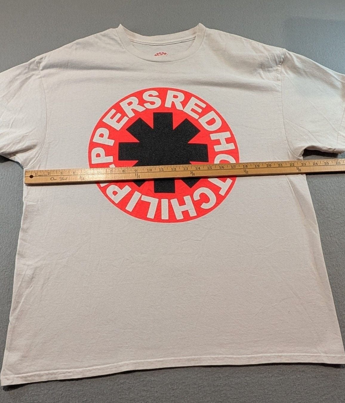 Red Hot Chili Peppers Unlimited Love World Tour T-Shirt Size XL 4