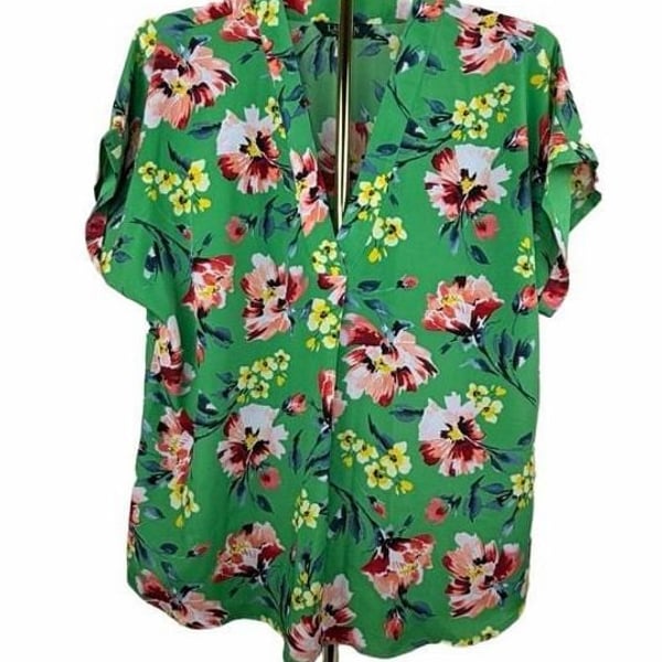 Lauren Ralph Lauren Floral Blouse Size XL Green V-Neck Short Sleeve Top