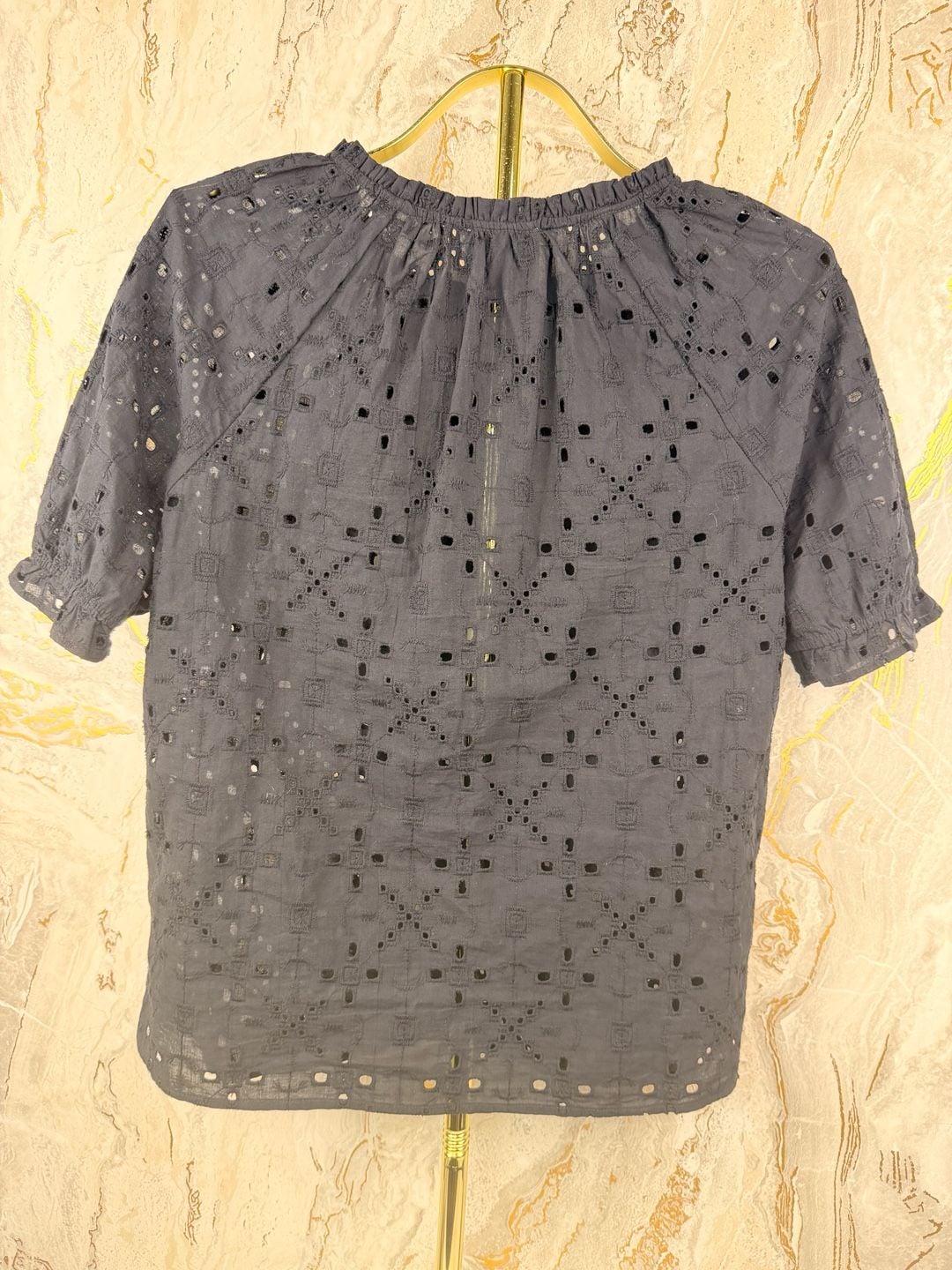 Elie Tahari Eyelet Blouse Size L Black Cotton Viscose Short Sleeve 9