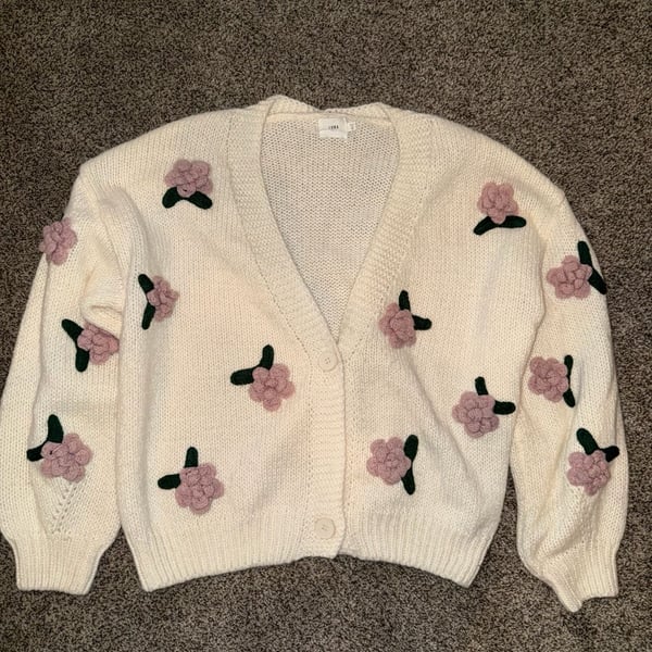Luna Cardigan Size M Cream 3D Floral Applique Knit V-Neck Sweater