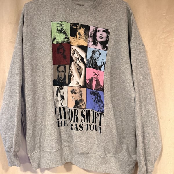 Taylor Swift The Eras Tour Graphic Crewneck Sweatshirt Size L