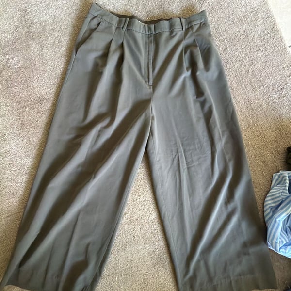 H&M Pleated Trousers Size US 16 Grey Wide Leg